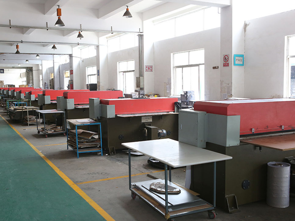 精密四柱裁斷機(jī)